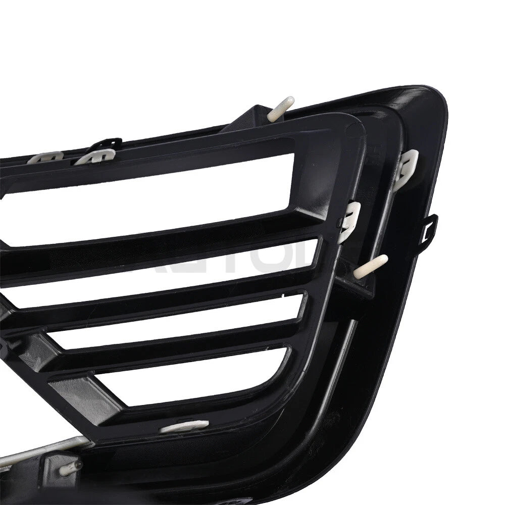 Fog Light Bezel Front Right Side for Ford Expedition (2018–2021)