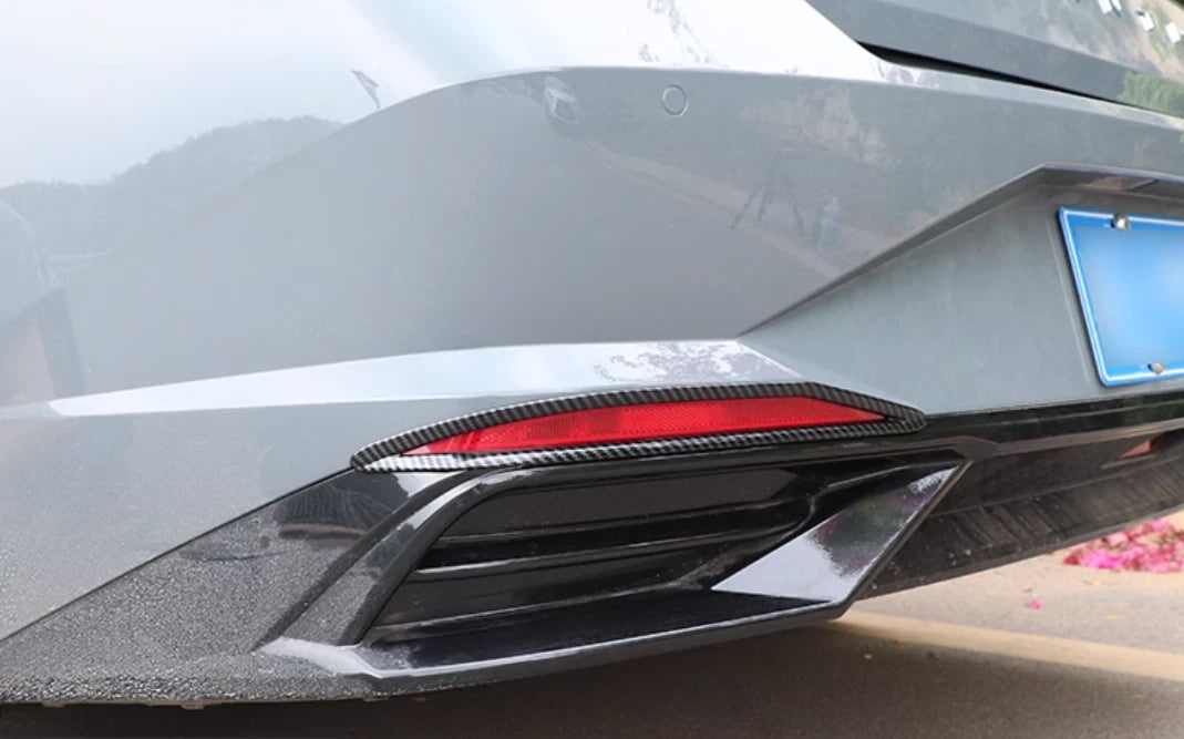 Rear Fog Light Lamp Lid Carbon Fiber Cover Trim for Hyundai Elantra (2021-2024)