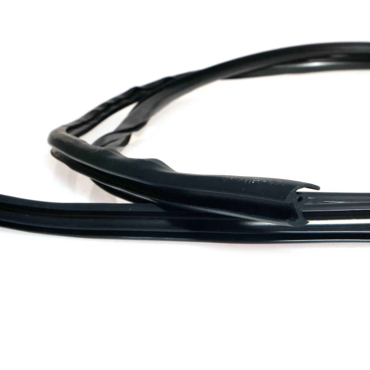 Windshield Upper Center Molding for Nissan AD Y10X Sunny N14 NV