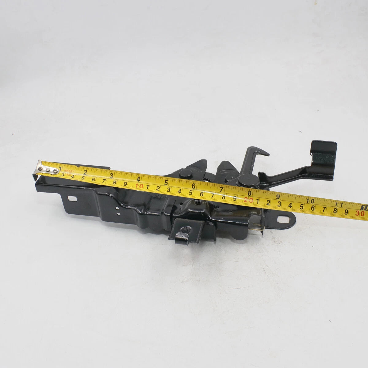 Bonnet Latch Lock Striker for Isuzu D-Max Holden Rodeo Colorado 2002-2012