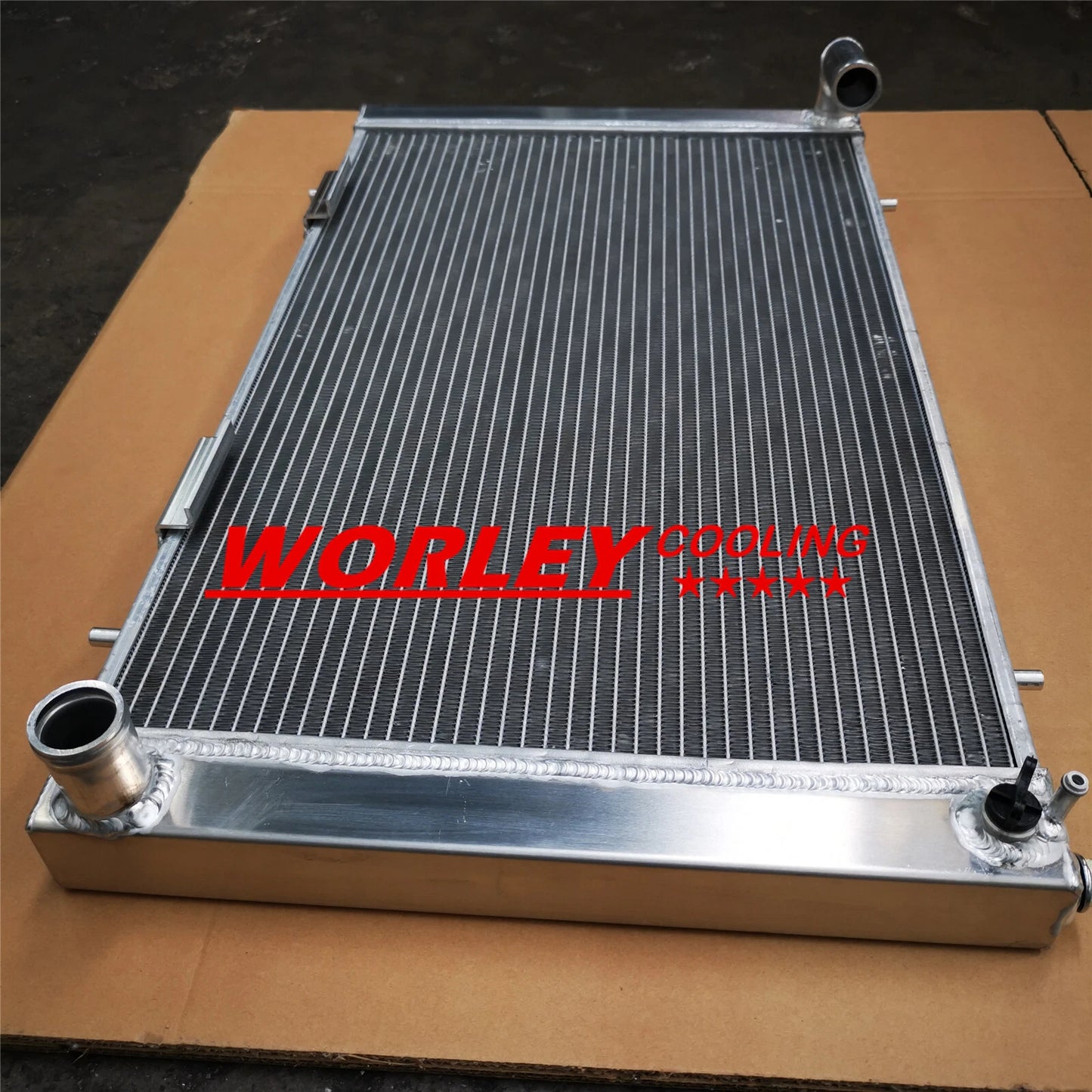 Aluminum Radiator for Land Rover Defender 90/110 H/Duty 2.3D/2.5D/3.5 V8 (1983-2016)
