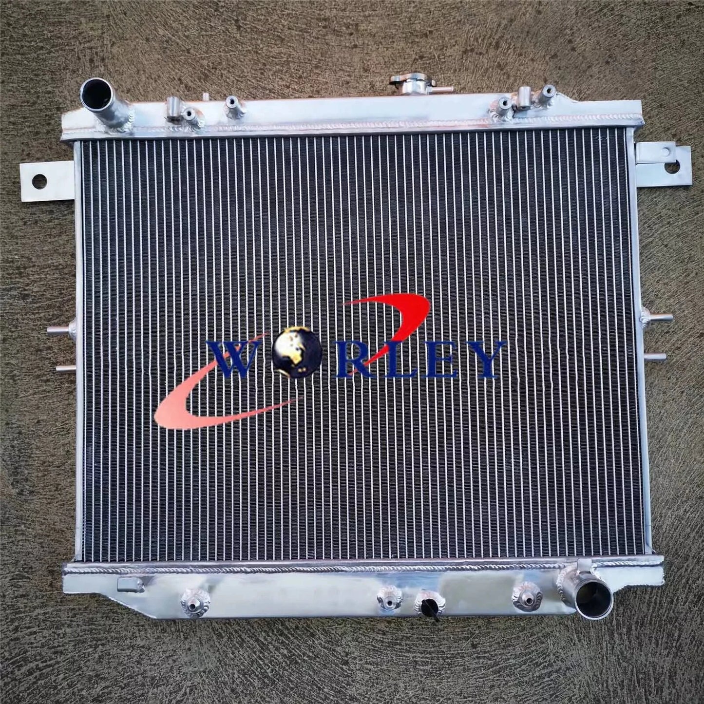 Aluminum Radiator for Toyota Land Cruiser, Lexus LX470 UZJ100 V8 (1998-2007)