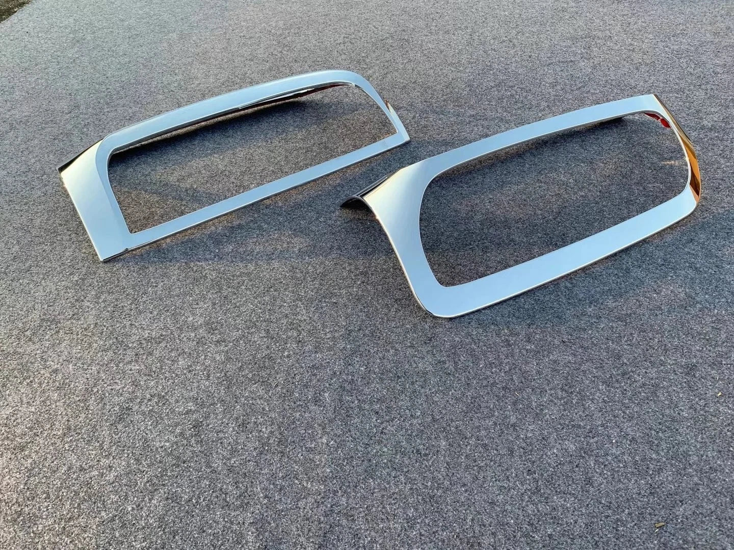Rear Fog Light Cover Trim for Chevrolet Colorado 2015-2020 (2015-2020)