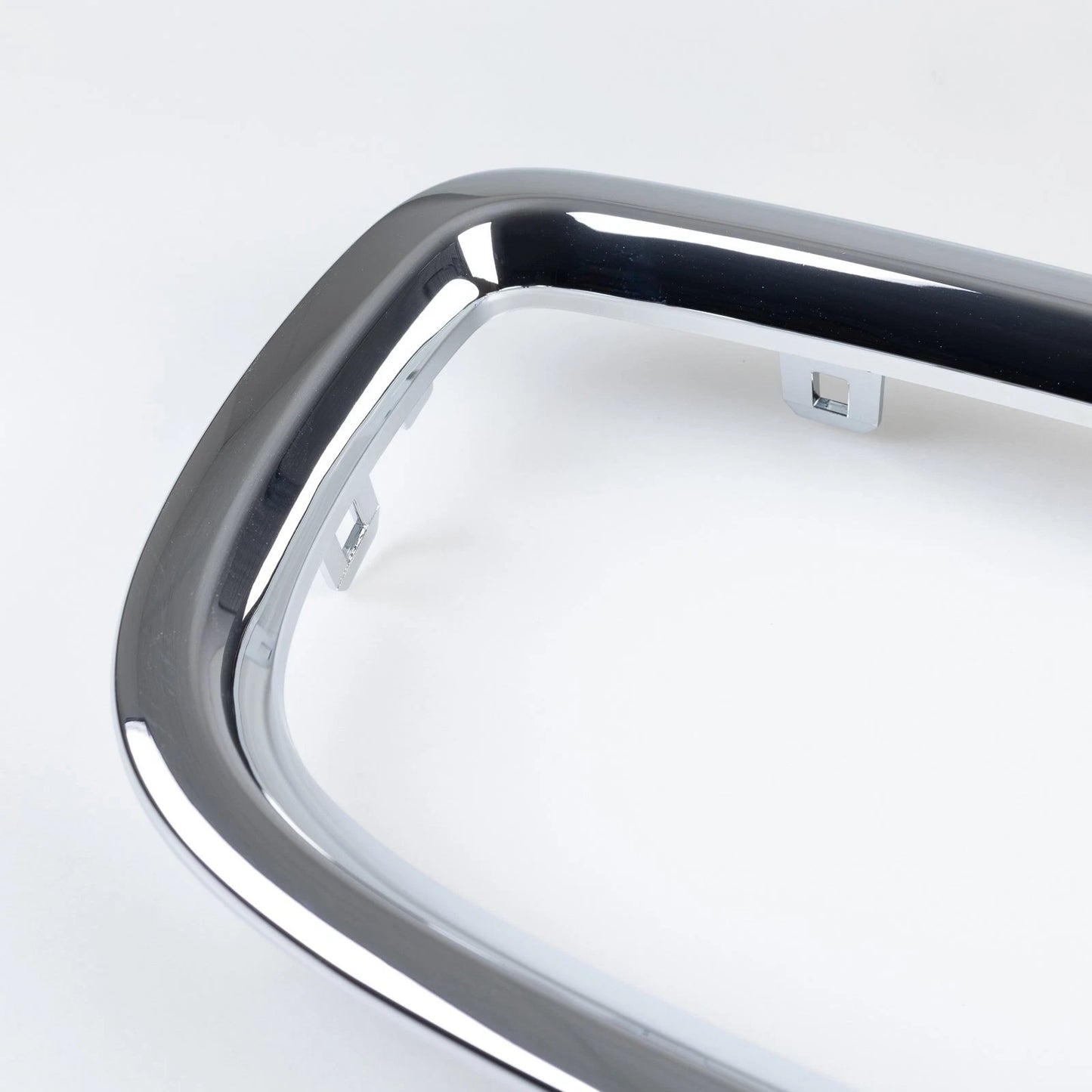 Grill Chrome Trim Right for BMW E65 E66 E67 (2001-2005)