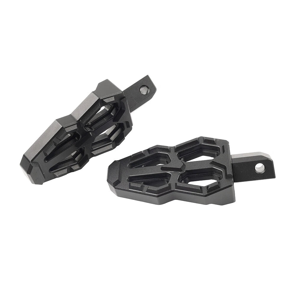 Rear Foot Pegs for QJMotor 350 400, Benelli TNT 600 300 302S (2015-2023)