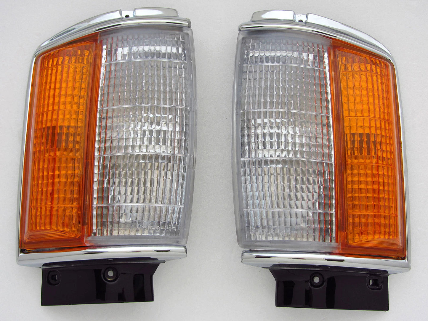 Chrome Corner Indicator Lights for 1983-1988 Toyota Hilux 2WD LN50 (83-88)