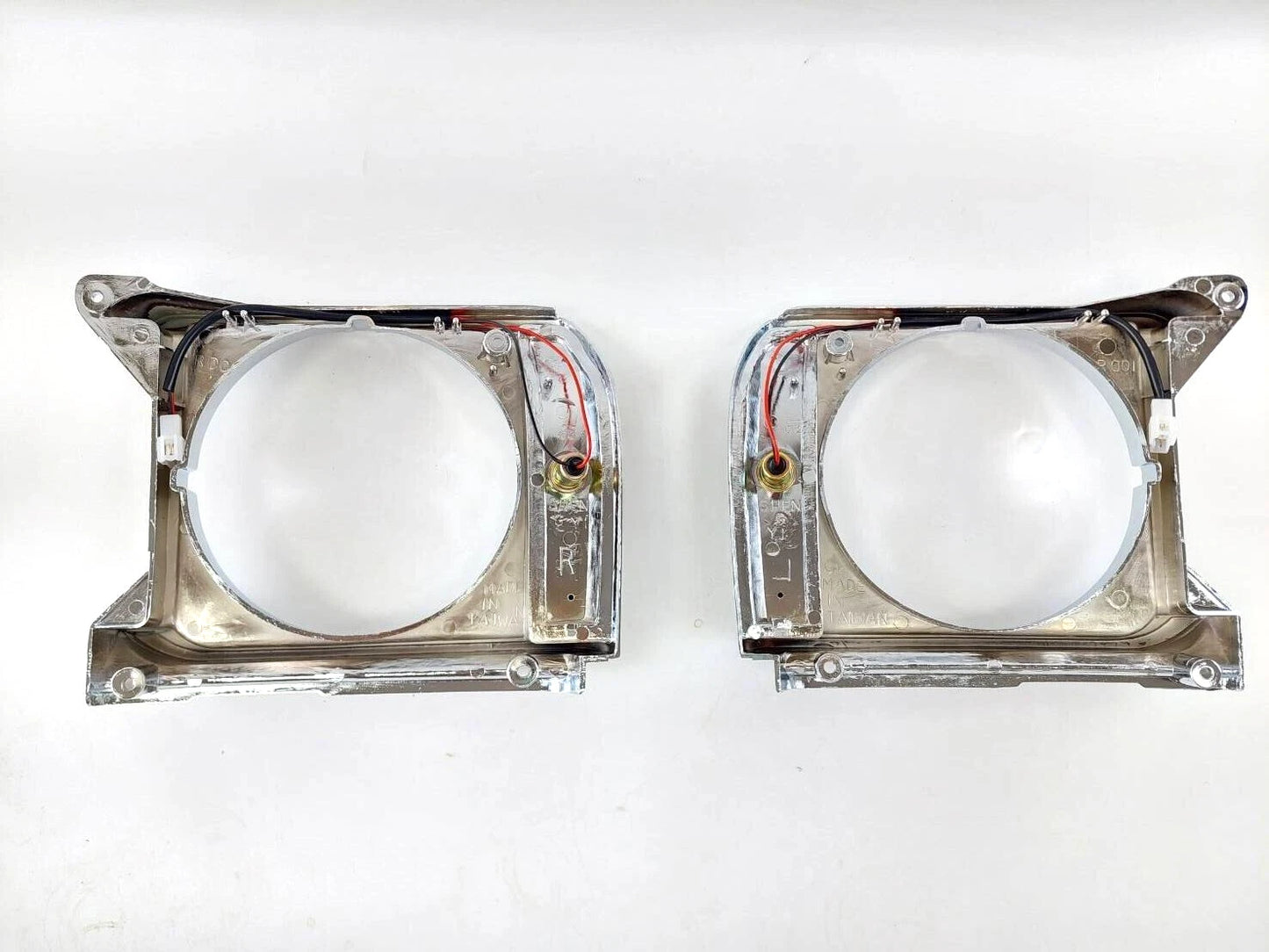 Headlight Case Surround for Toyota Hilux (1979)