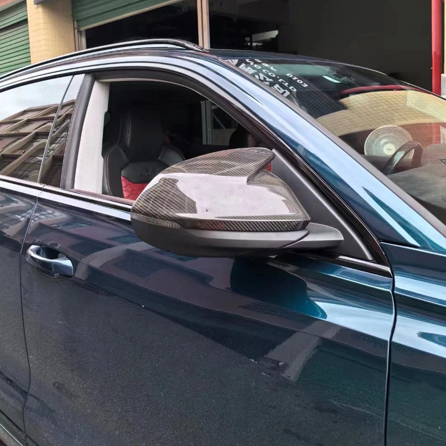 2 x Carbon Fiber Rearview Mirror Covers for Lamborghini Urus (2018-2022)