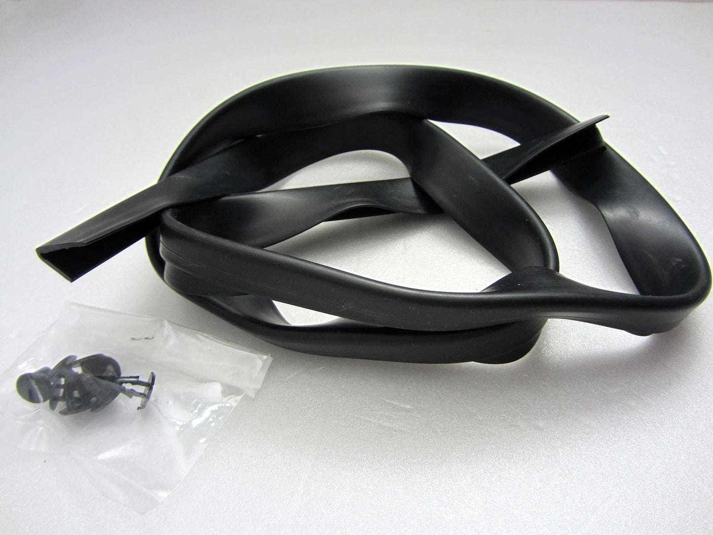 Hood to Cowl Weatherstrip Rubber Seal for Toyota Celica TA22 TA23 RA20 RA25 RA28