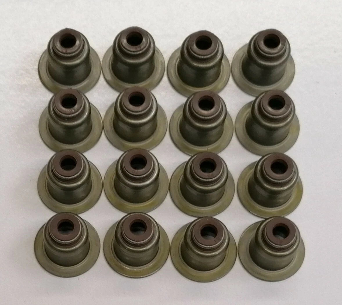 Valve Stem Seals for 206 207 307 1007 1.4 16V ET3J4 KFU (2003–2003)
