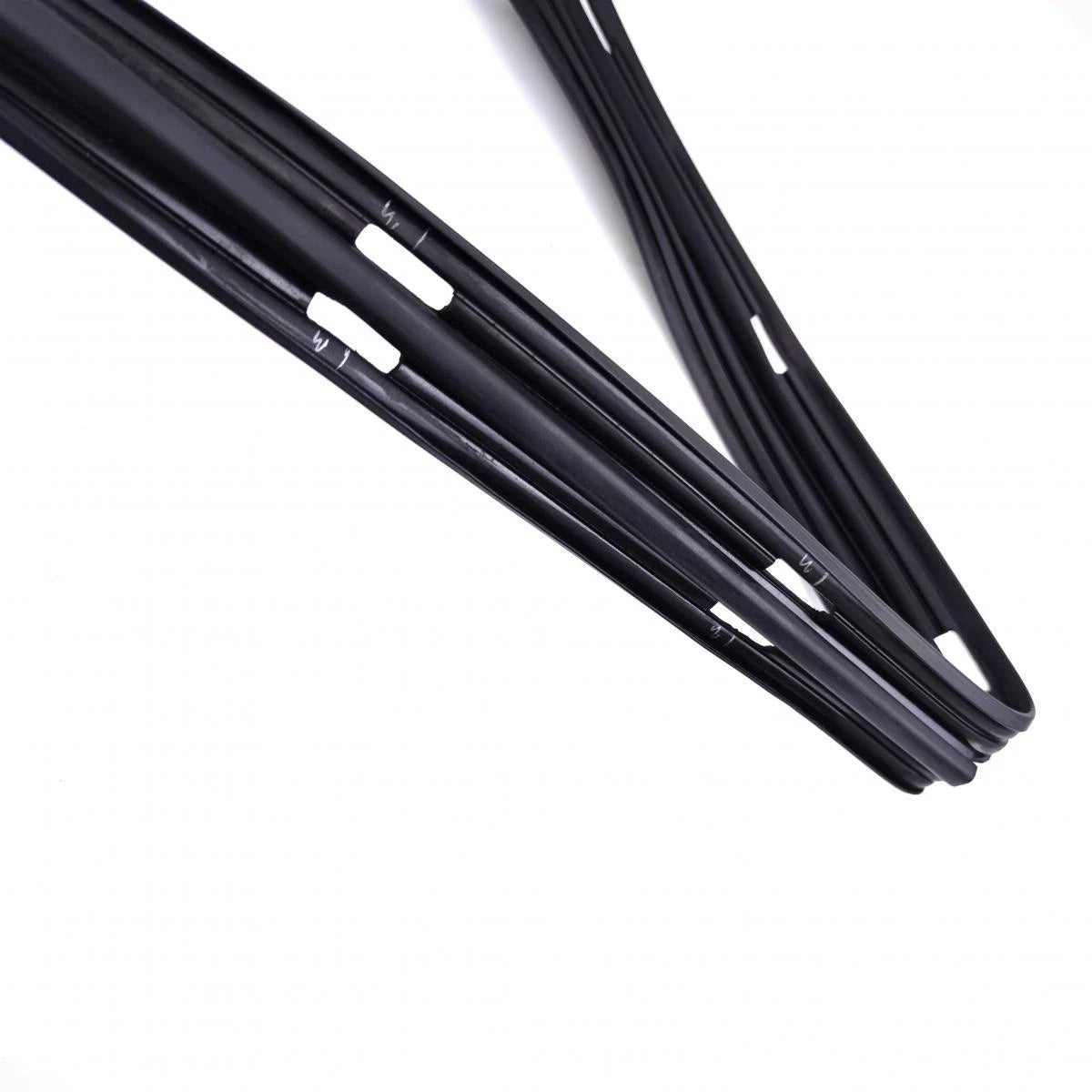 Glass Run Channel Side Window FL Fits Toyota Land Cruiser FZJ78 HT 2007-17 D01