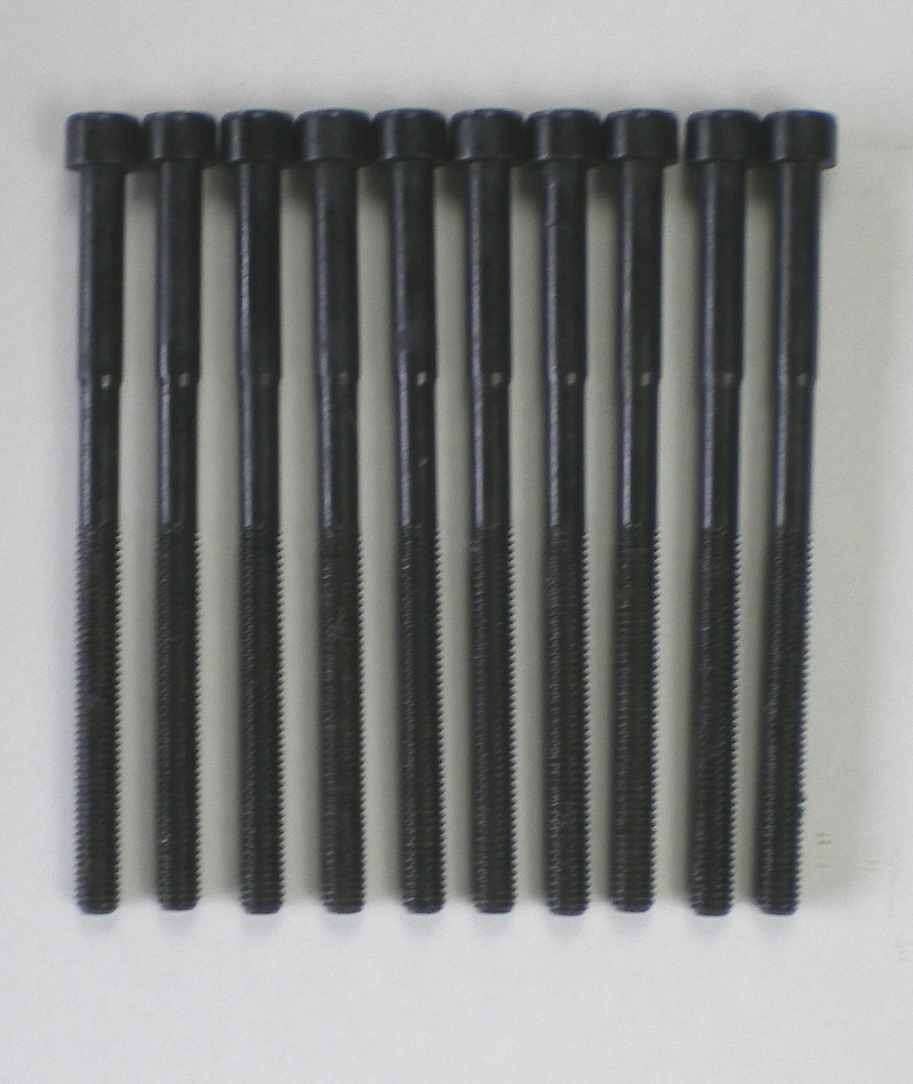Cylinder head bolts for Toyota Yaris