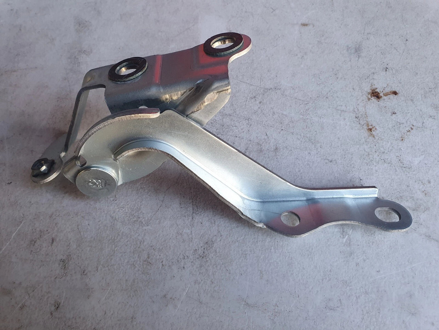 Bonnet Hinge Right Side Front for Toyota HiAce (2005–2019)
