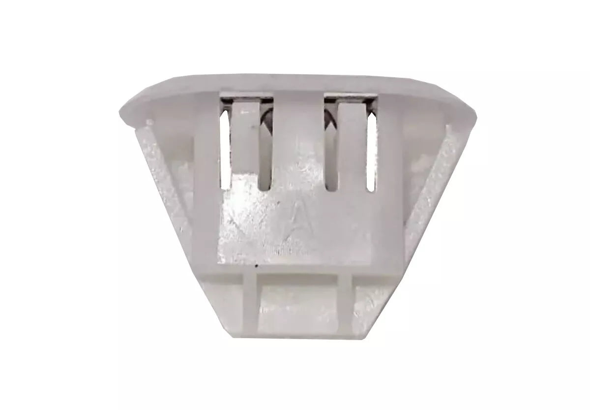 2 x Scuff Plate Clips for Mitsubishi Colt / Lancer / Mirage / Evo (1996-2006)