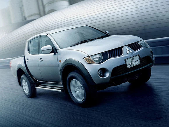 Stainless Steel Door Pillar for Mitsubishi L200 Triton Ute(2005-2014)