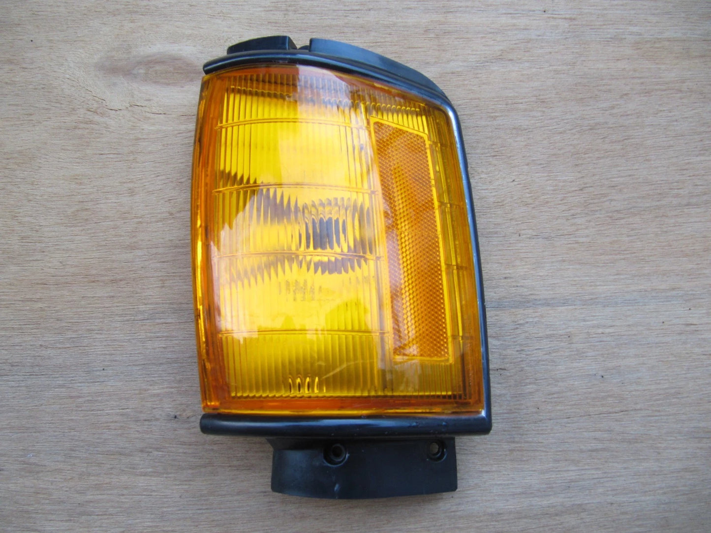 Corner Parking Lamp Indicator Light for Toyota Hilux (1984-1988) 2 x