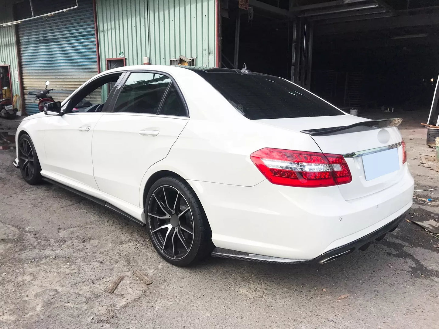 PSM Style Carbon Fiber Boot Spoiler for Mercedes-Benz E-Class W212 (09-15)