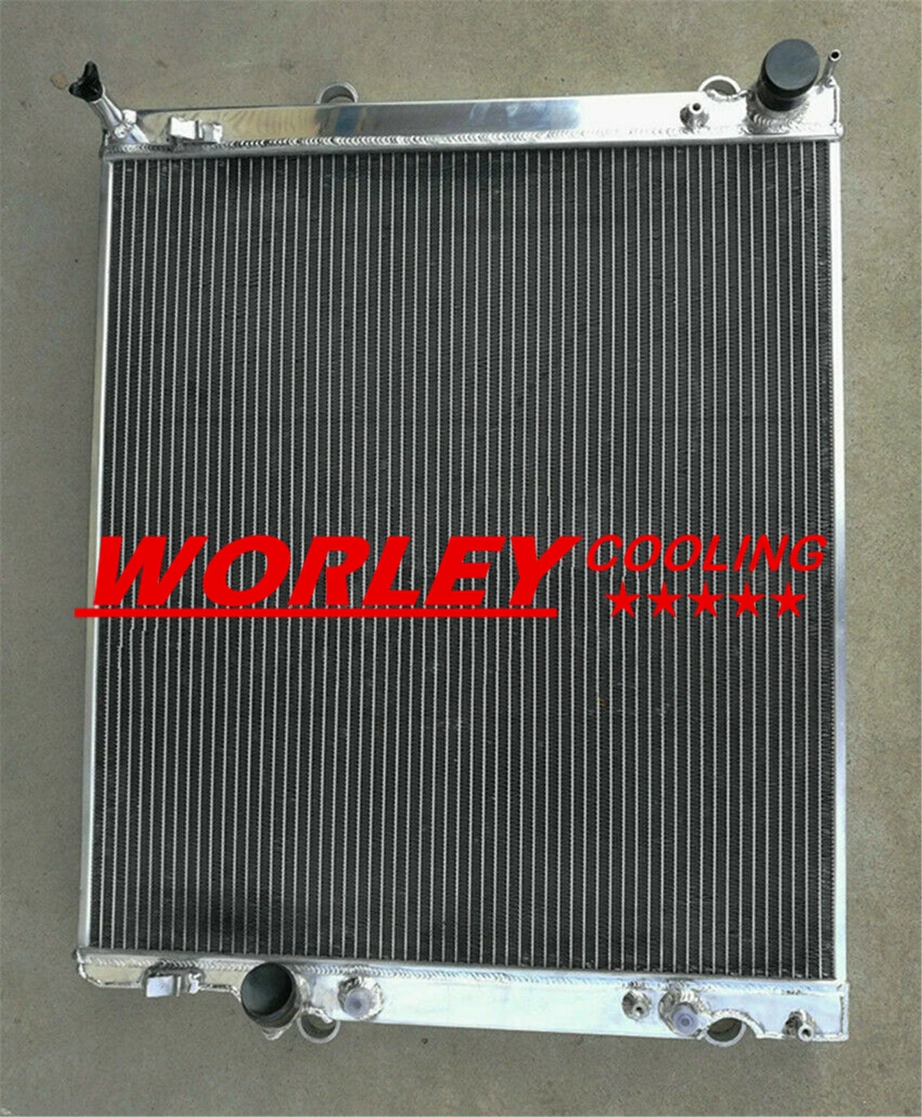 Aluminum Radiator for Toyota Landcruiser Prado 120 KZJ120 KDJ120R (2002-2009)
