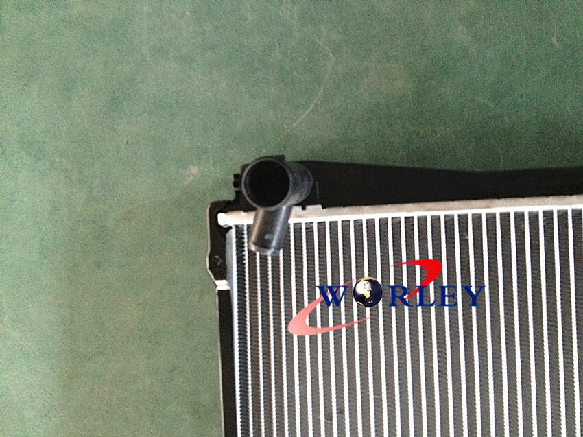 Radiator for Toyota Hiace RZH LZH 2.4L 1989-2005 W/Neck Pipe