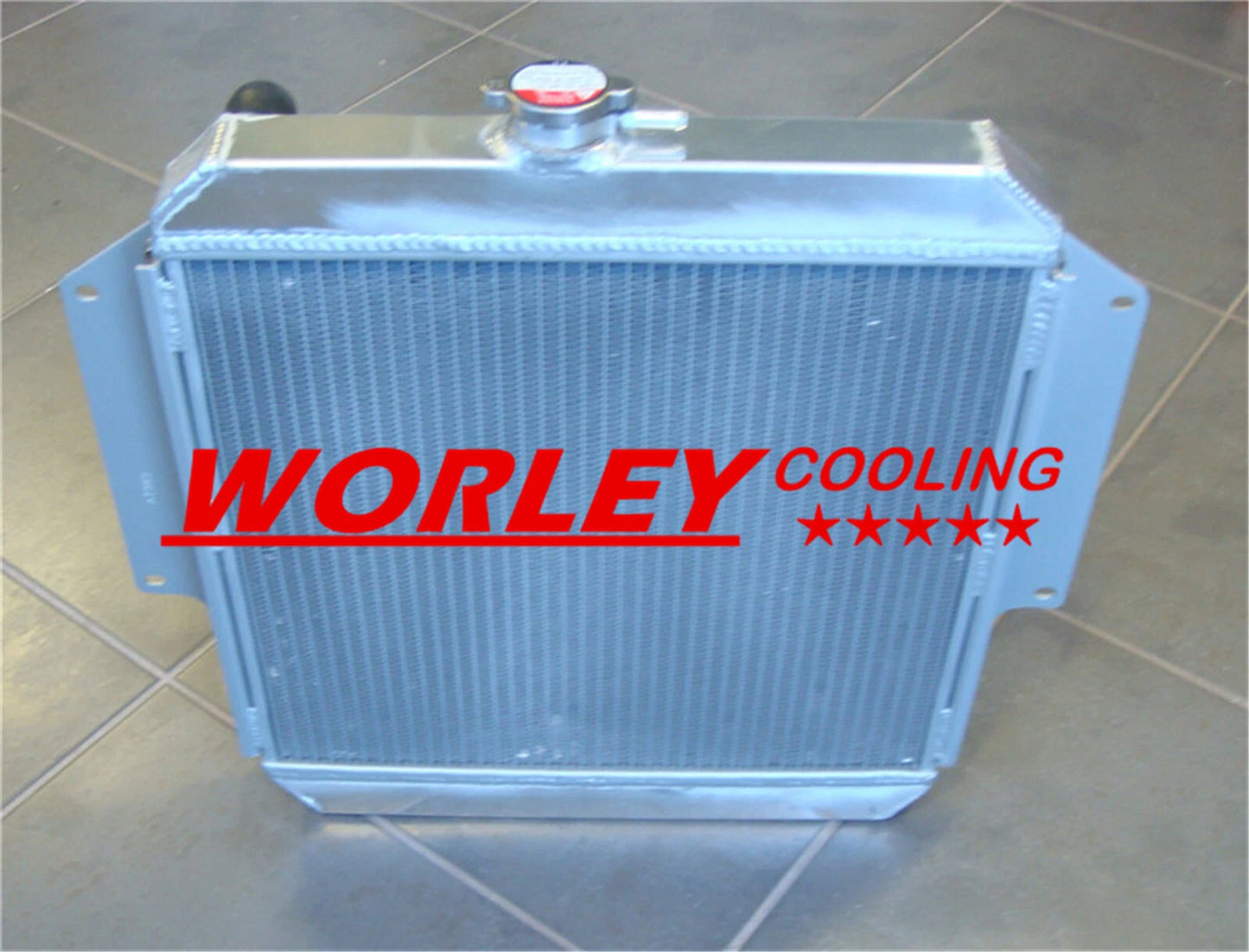 Aluminum Radiator + Black Hoses for Suzuki Sierra 1.3 SJ413 (1981-1996)