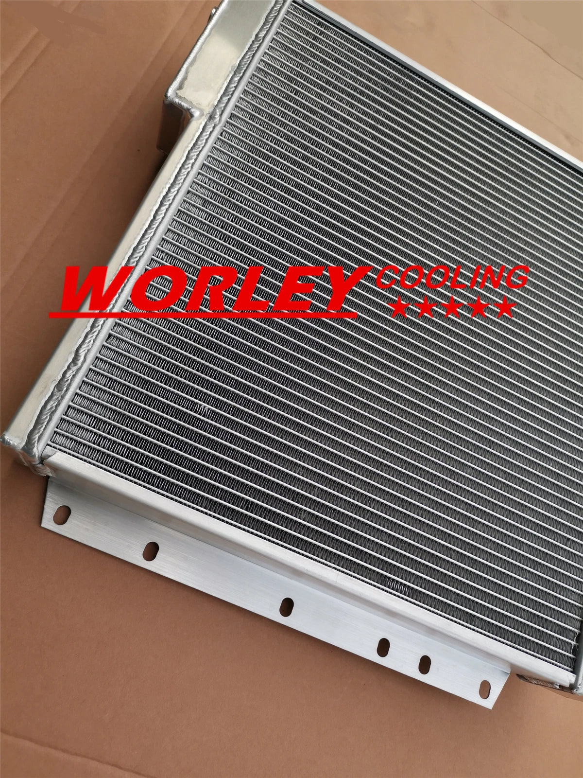 3ROW Radiator for Toyota LandCruiser FJ40 FJ43 FJ45 3.9/4.2 F/2F (1969-1980)
