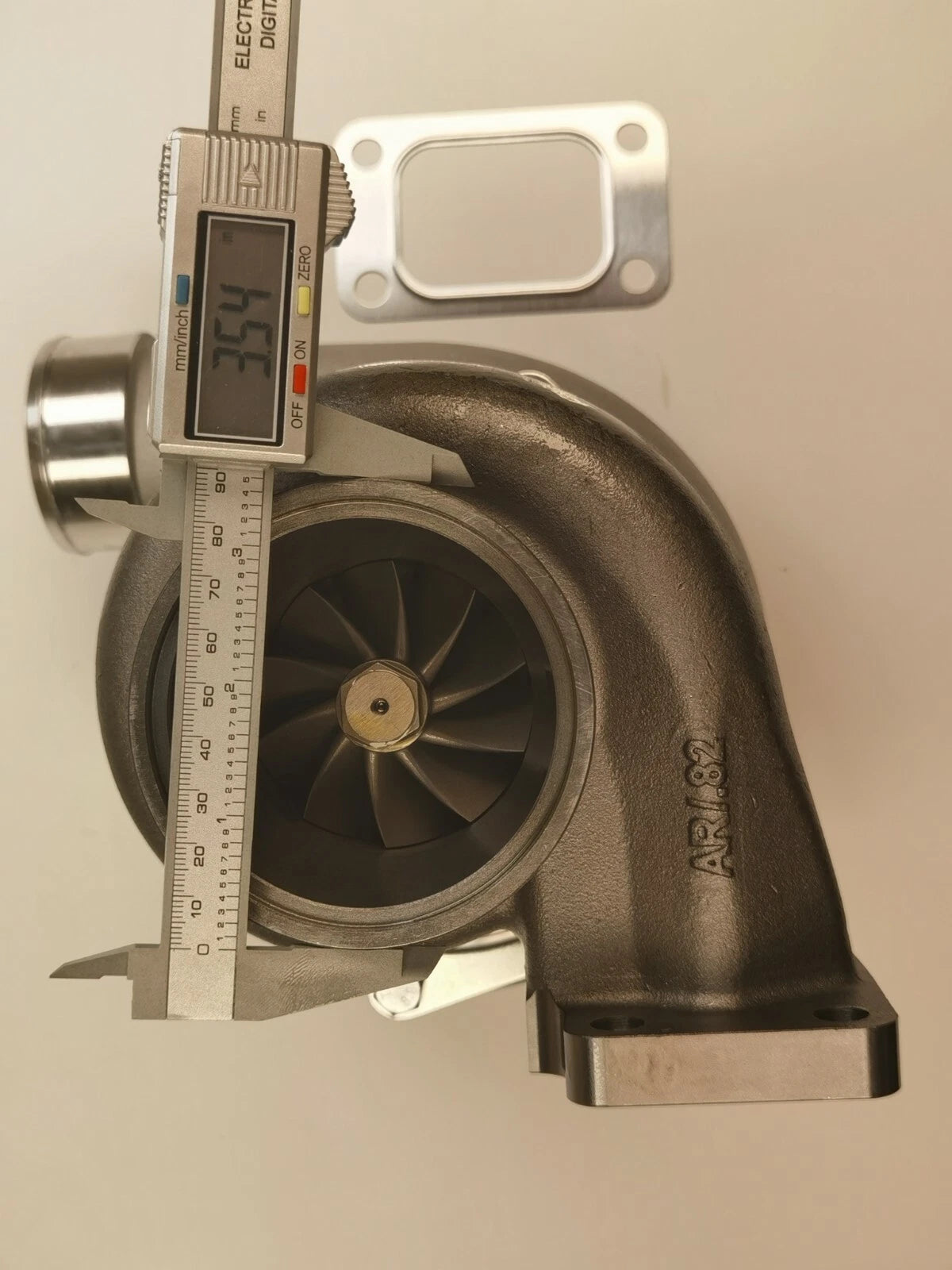 Ceramic Bearing Billet Turbocharger T3 0.82 A/R for GT35 GTX3582R