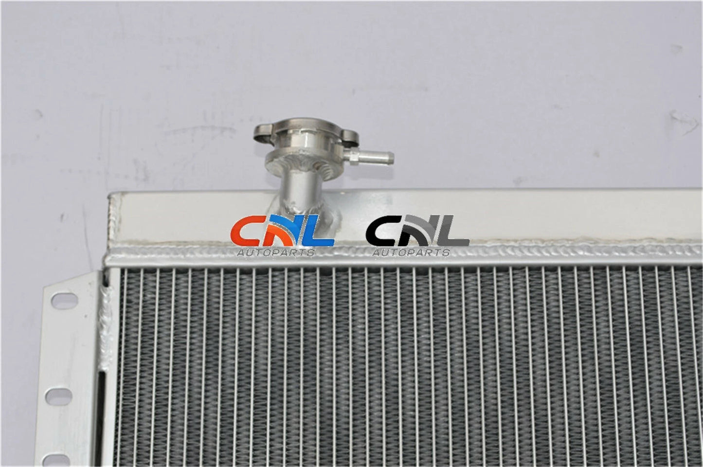 3 Row 62MM Aluminum Radiator for Toyota Land Cruiser BJ40 BJ42 (1975-1984)