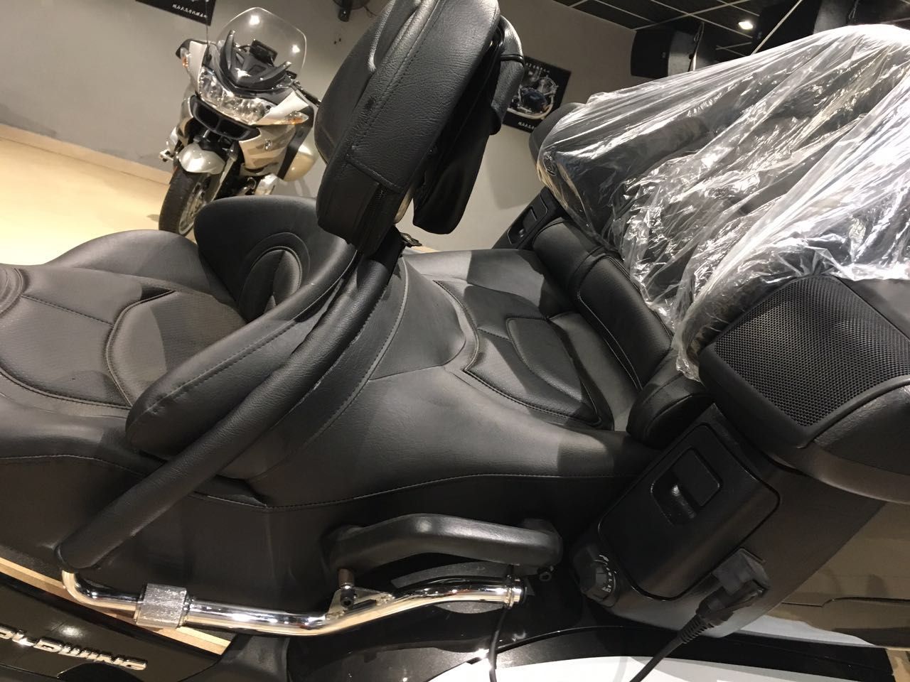 Outside Mount Mustang Drivers Backrest For Honda GL1800A GL1800 Gold Wing Generic