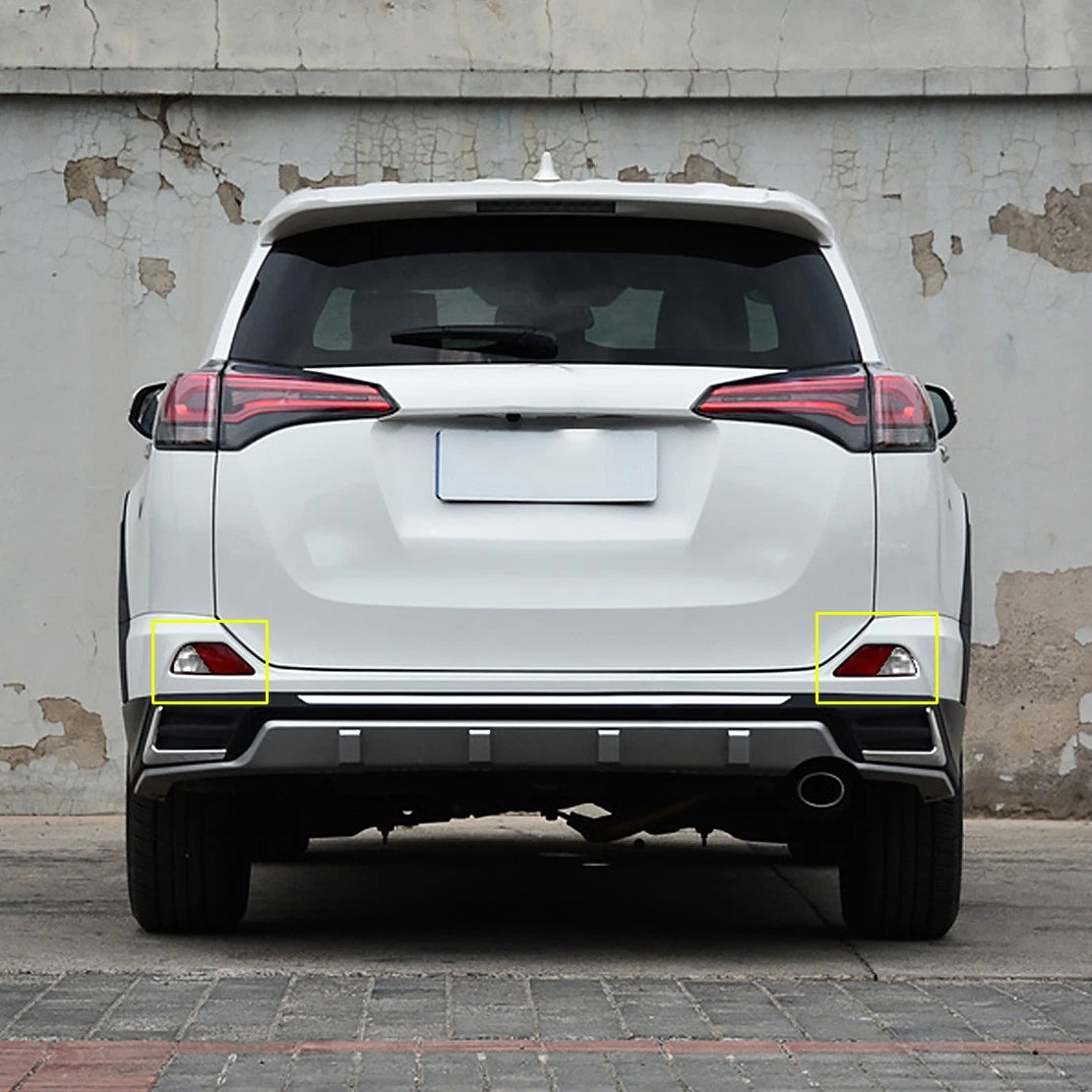 2 x Rear Bumper Tail Lights for Toyota RAV4 (2016-2018)