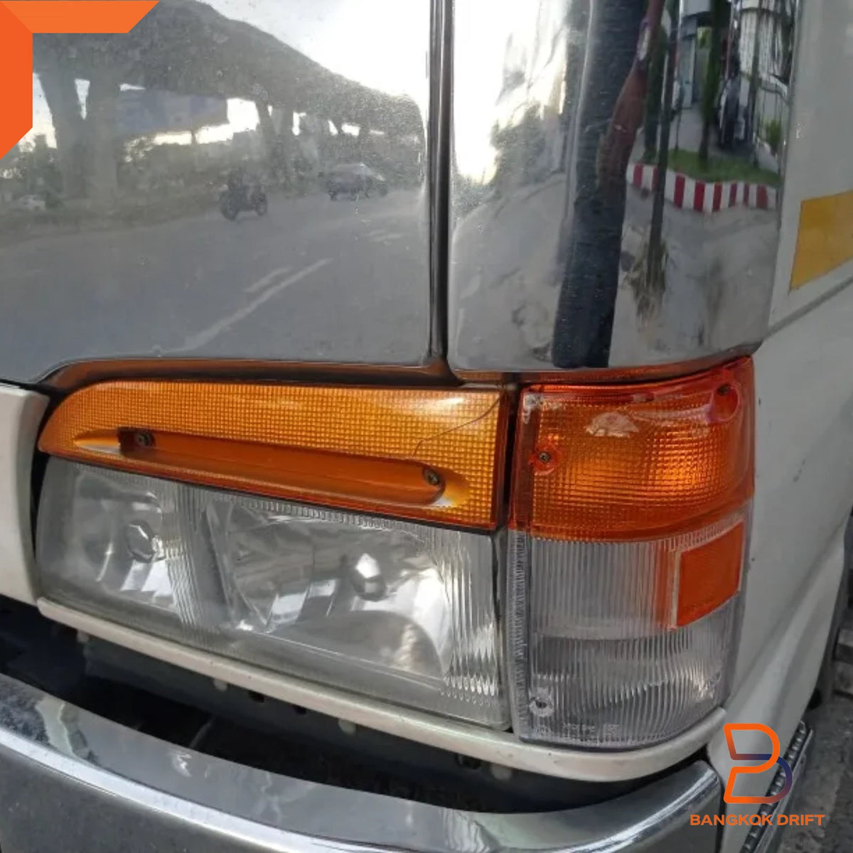 Amber Front Corner Light for Isuzu ELF NPR NRR NQR (1994-2006)