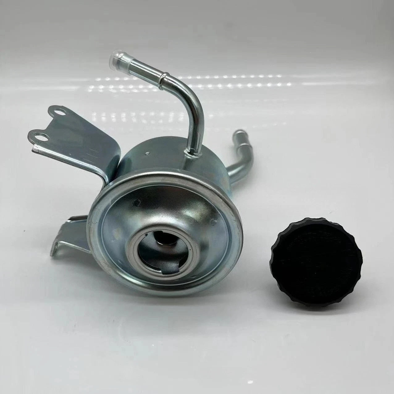 Power Steering Reservoir Tank for Landcruiser 75-80-100 1HZ 1HD 4.2L(1984-2007)