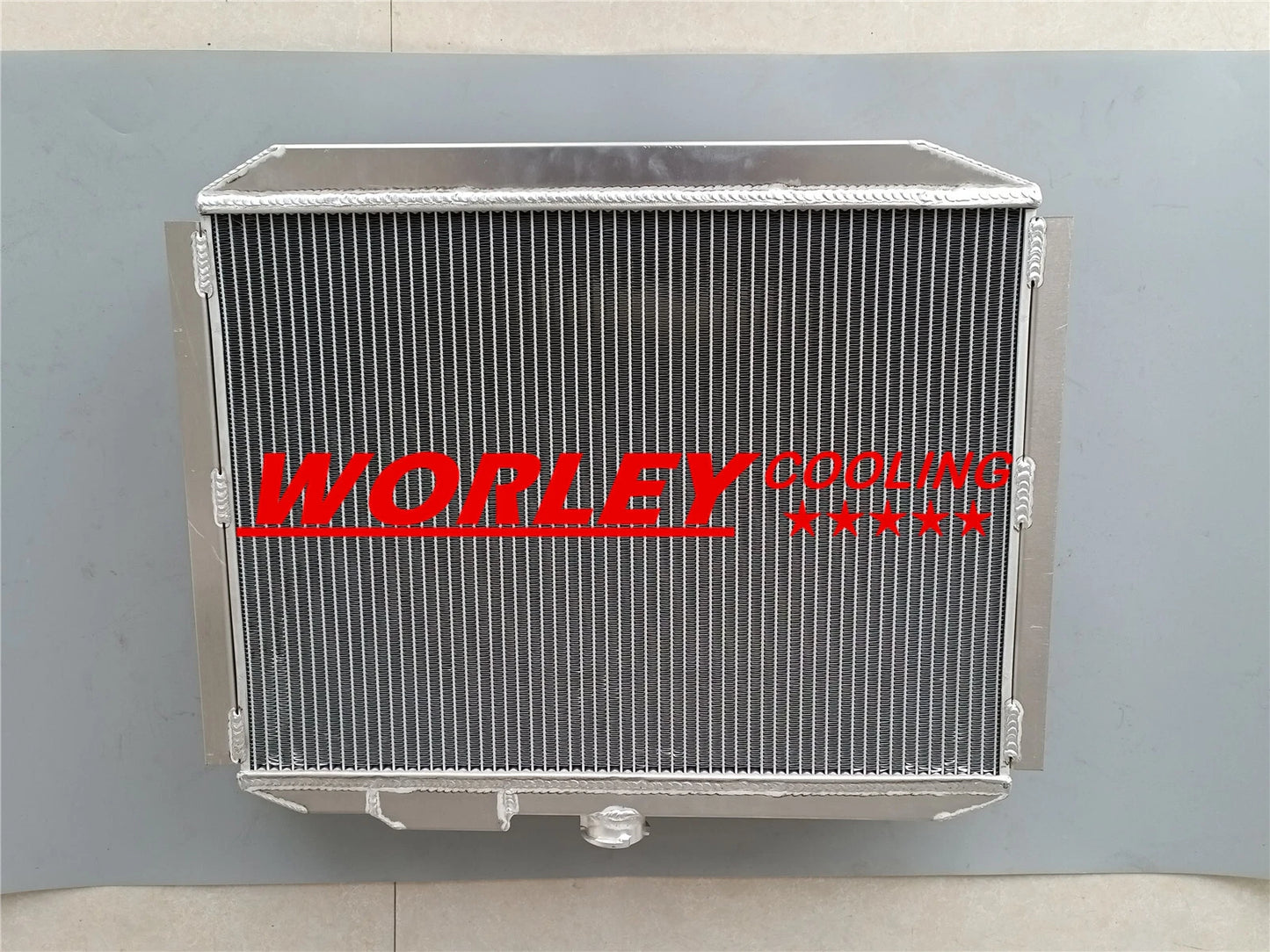 Aluminum Radiator for Mitsubishi Pajero/Mentero (2004-2015)