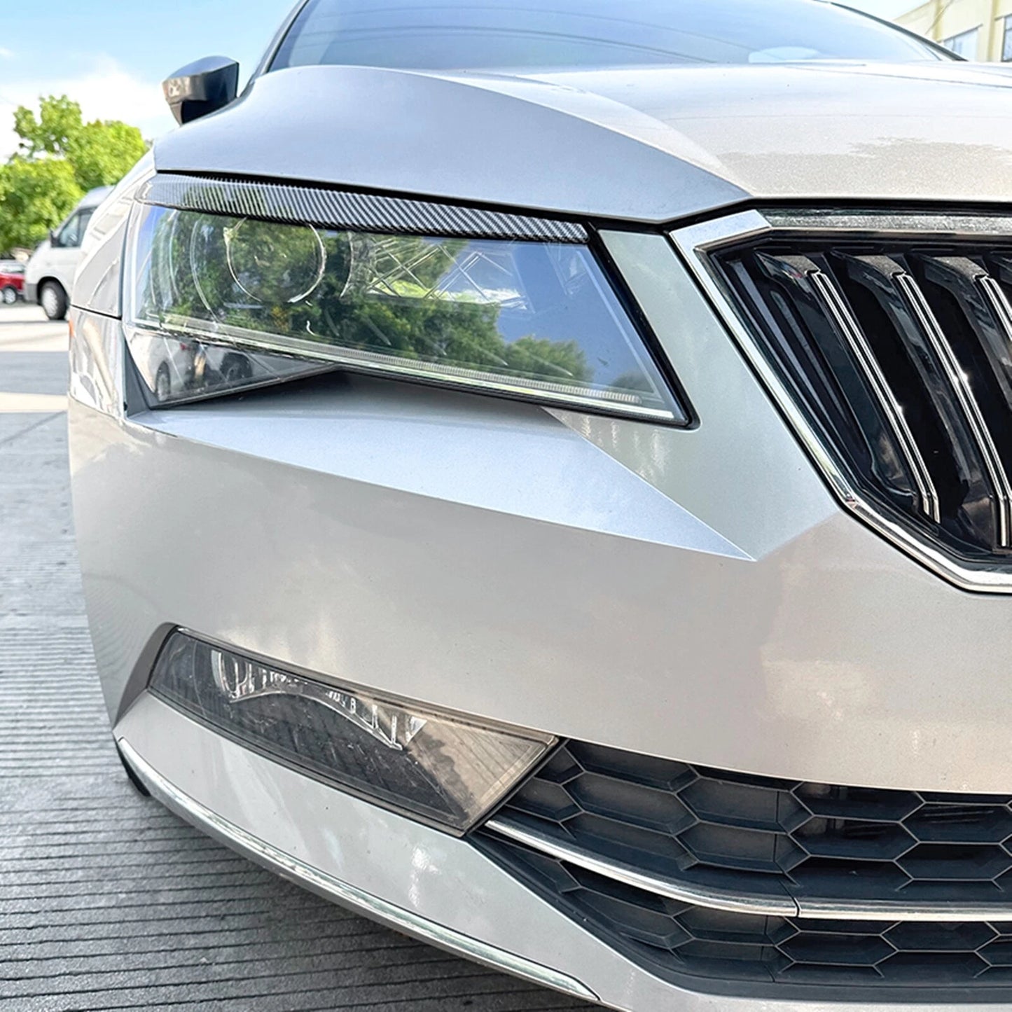 2 x Carbon Look Front Headlight Eyelid Covers for Skoda Superb (2016-2019)