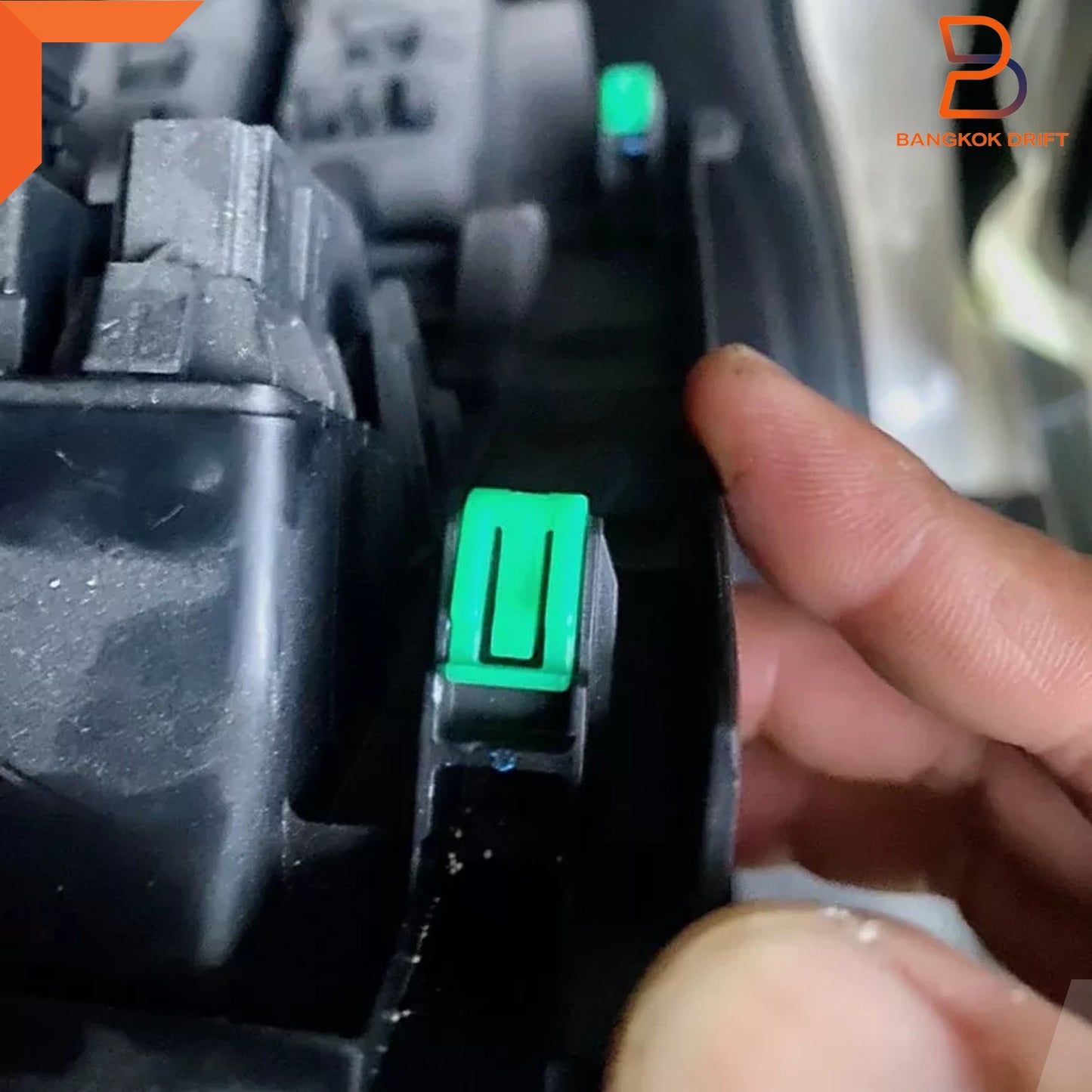50 x Front Radio Console Dashboard Clips for Isuzu D-Max (2012-2019)