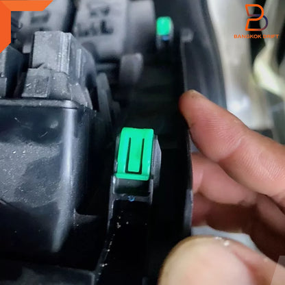 50 x Front Radio Console Dashboard Clips for Isuzu D-Max (2012-2019)