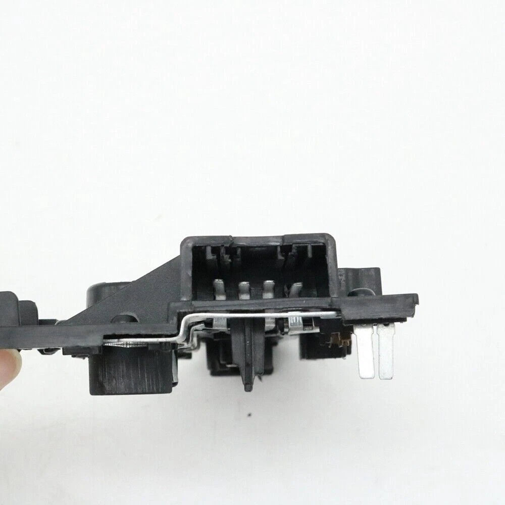 Rear Left Tail Light Bulb Holder Socket With Wire for BMW F48/F49 (2016–19)