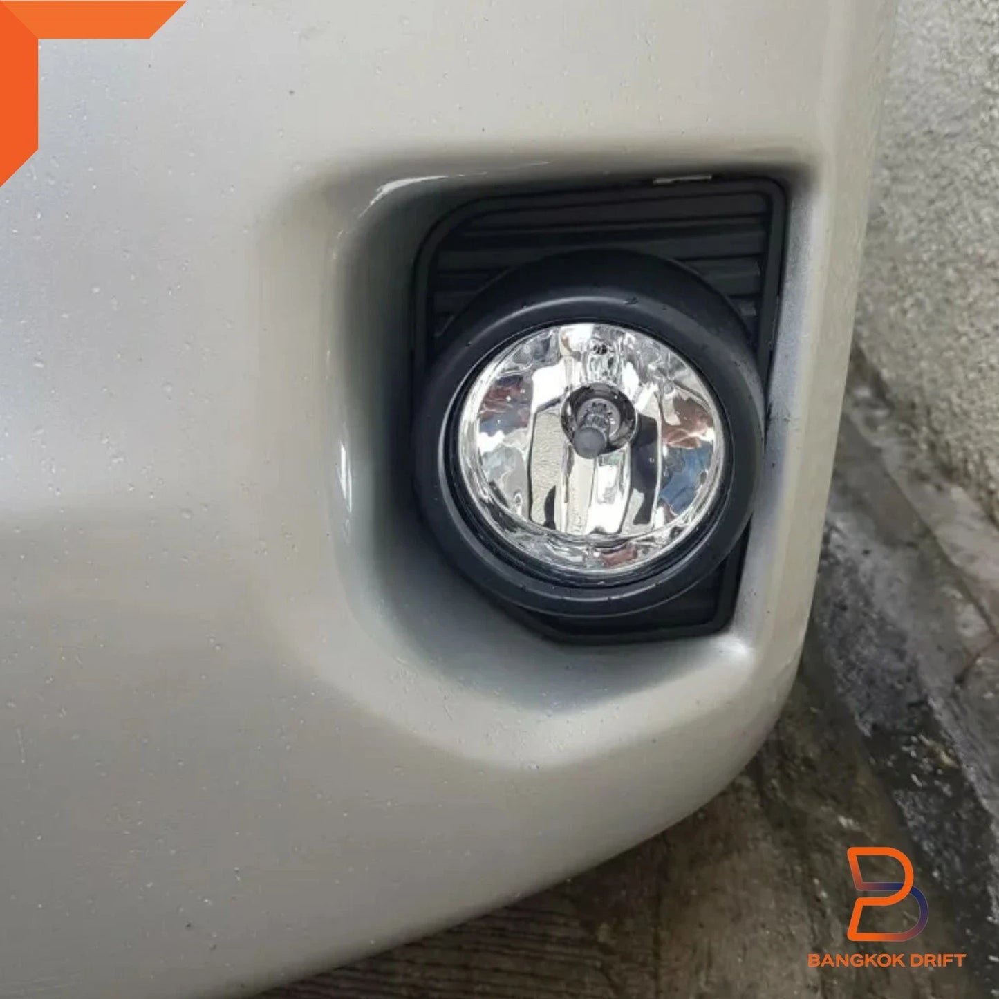Fog Lamp Spot Light for Toyota Hiace Commuter (2014-2019)