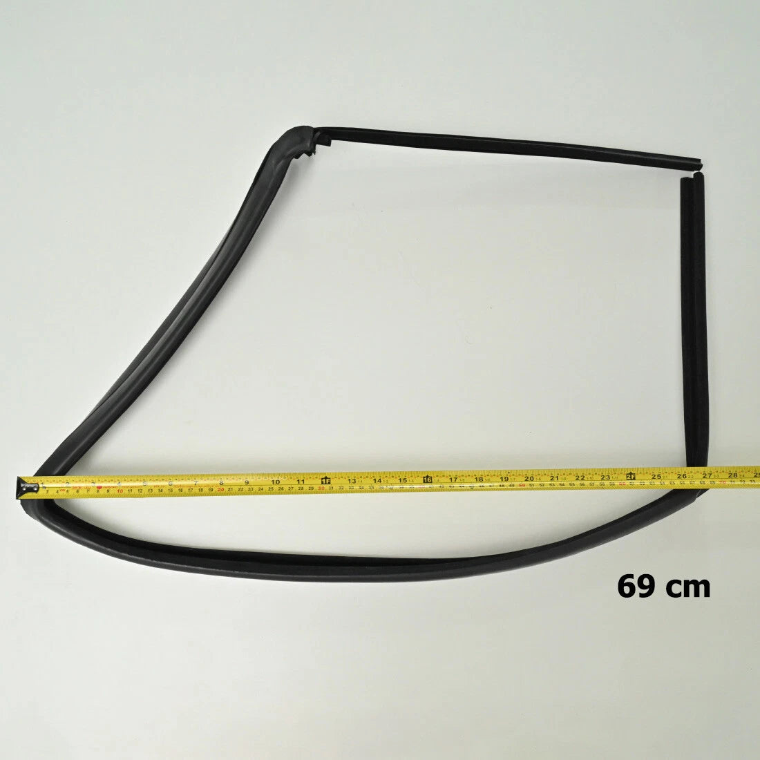 Front Door Glass Run Channel with Vent for Nissan Datsun D21 1986-1997