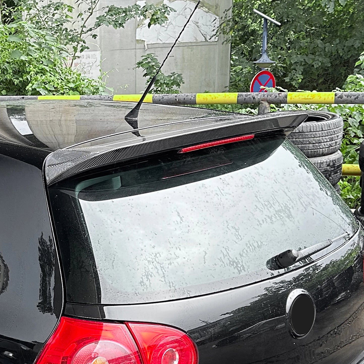 Carbon Look Rear Boot Spoiler Lip for VW Golf 5 GTI R32 (2003-2009)