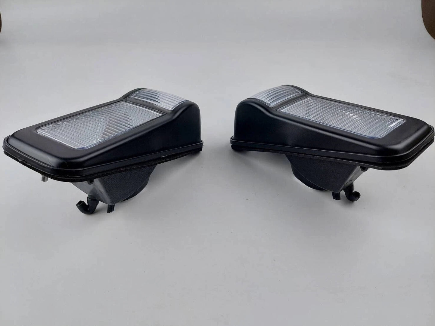 Front Side Lamp Indicator Light for Isuzu NPR NQR NMR (2009-2017)