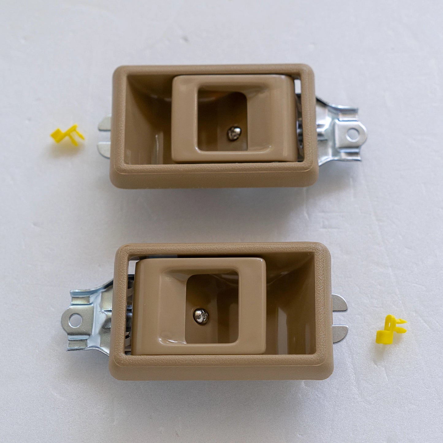 Inner Door Handles for 1983-1988 Toyota Hilux LN50 RN55 LN56 YN58R (2 x Brown)