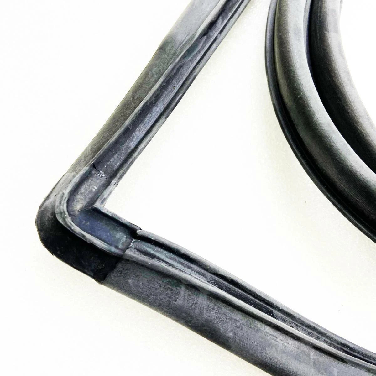 Door Rubber Seal Front LH Fits Toyota Corolla KE30 KE55 TE31 4D SED 1974-79 D06