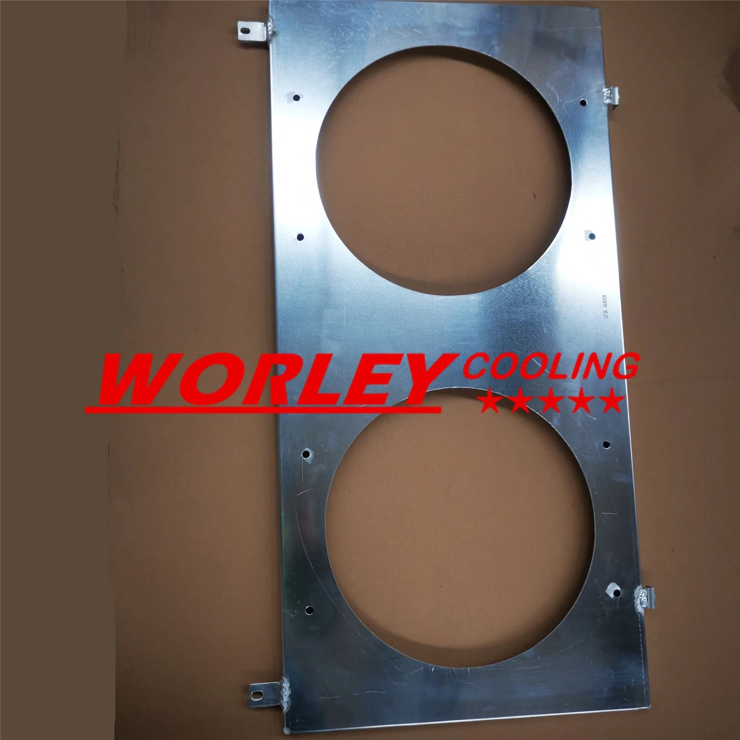 Aluminum Radiator & Shroud + Fan for Nissan GU Patrol Y61 4.5L AT (1997-2001)