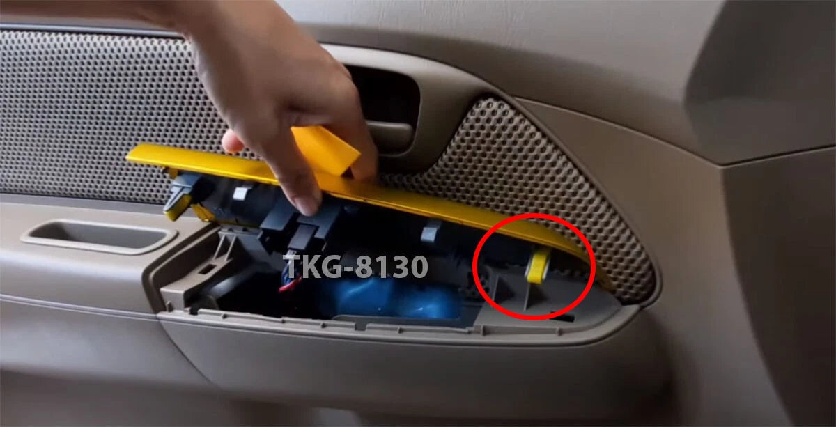 10 x Clips for Lock Radio Console for Toyota Fortuner (2005-2019)