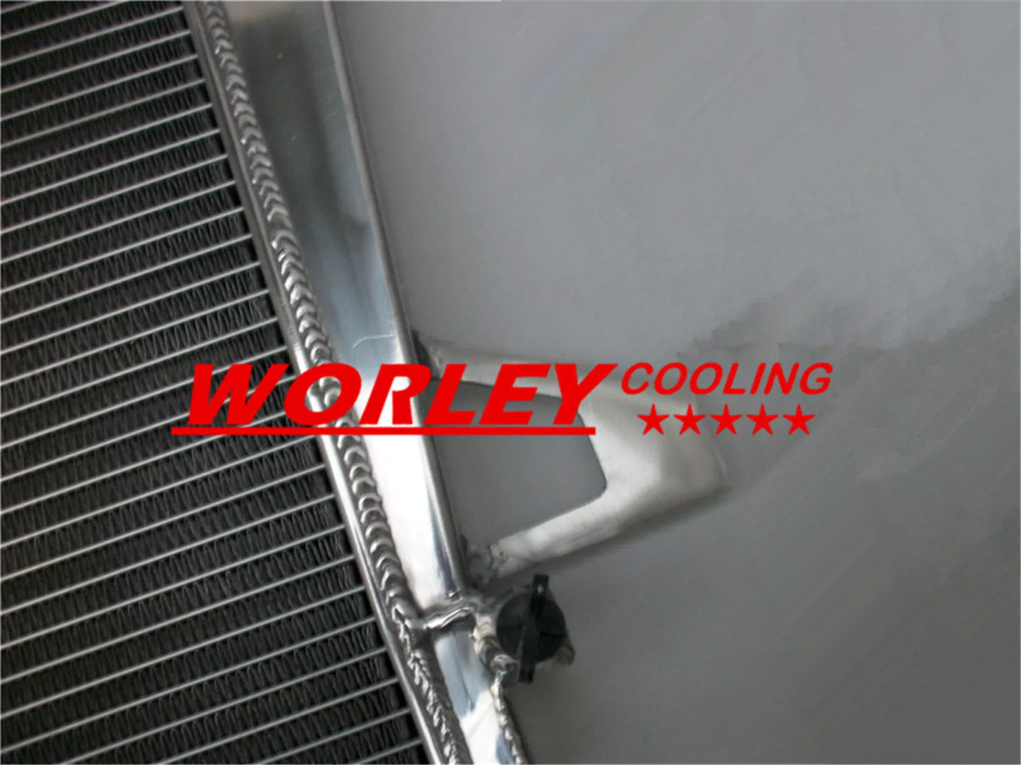 3 Row Aluminum Radiator for Ford F100 F150 F250 F350 Bronco V8 (1983-1997)