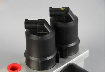 Hydraulic Suspension Valve Block for Mercedes W220 (1998–2005)