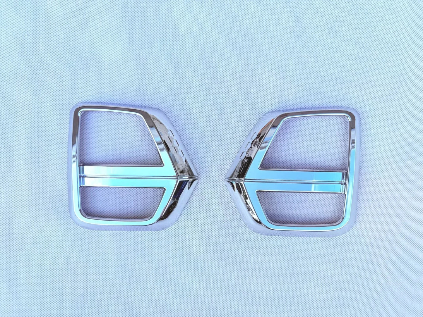 2 x Chrome ABS Front Fog Light Lamp Cover Trim for 2023-2025 Chevrolet Colorado