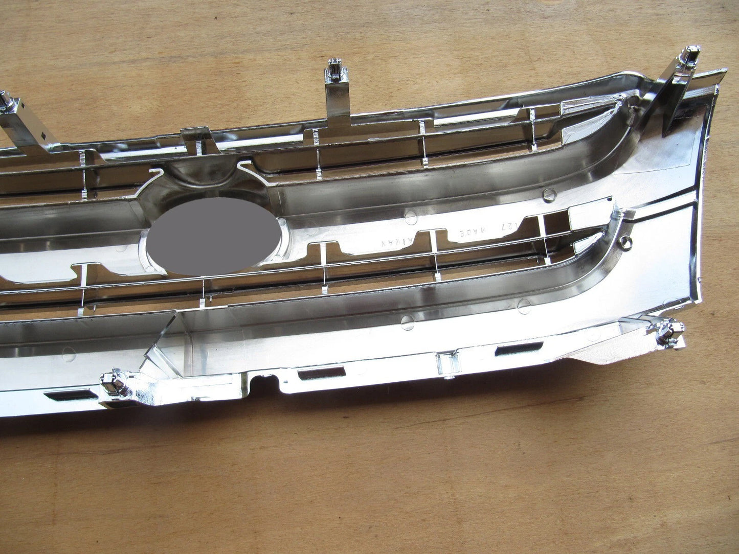 Chrome Strips Grill for Toyota Hilux Workmate SR5 (2001-2005)