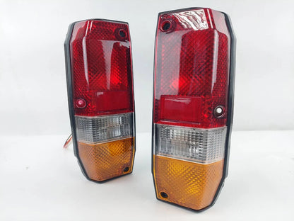 Tail Light 2 x Rear Lamps for Toyota Land Cruiser FJ70 FJ75 (1985-1999)