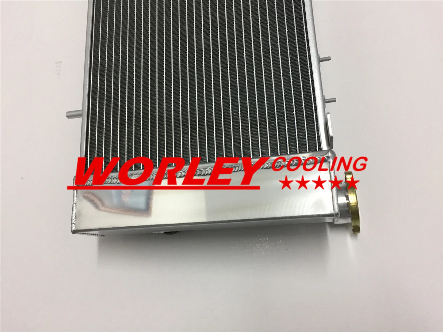 3 Row Aluminum Radiator + 10" Fan for Jeep Cherokee XJ/Wagoneer (1991-2001)